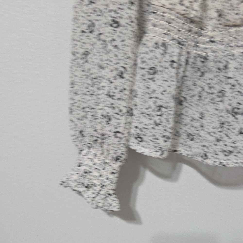 Universal Thread Gray Ruffled Blouse With Peter P… - image 6